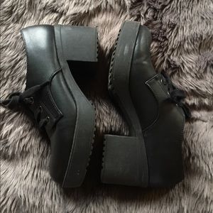 90’s style heels